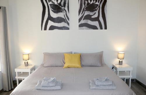 Marloth Park Villa | Villa de Leeu, Perfect for Two