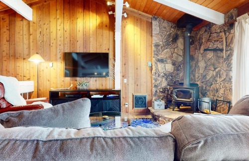 Mammoth Lakes Apartment | Villa de los Pinos #35 condo
