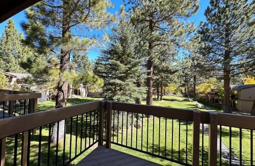 Mammoth Lakes Apartment | Villa de los Pinos #40 condo