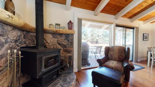 Mammoth Lakes House | Villa De Los Pinos Year-Round Activities Nearby Shopping & Restaurants