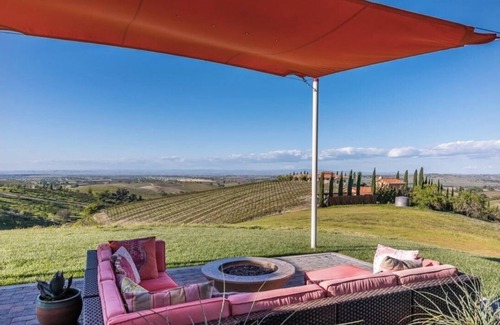 Templeton House | Villa de Lucca - A Vineyard Estate