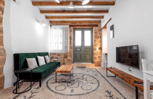 Petaloudes Apartment | Villa del Capo Suites
