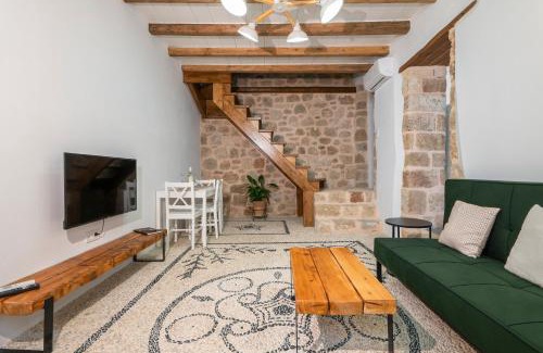 Petaloudes Apartment | Villa del Capo Suites