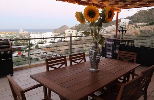 Libertad Condo | Villa del Cielo. Penthouse 1BDR con vista a la Marina Cabo San Lucas.Relájate!