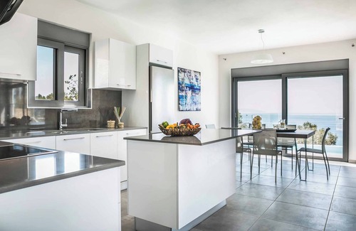 Vlachata Villa | Villa Del Cielo - Premier Villa with Incredible Sea Views & First-Class Decor