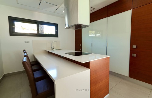Chiclana de la Frontera Ski Chalet | Villa del Fresno with pool and parking