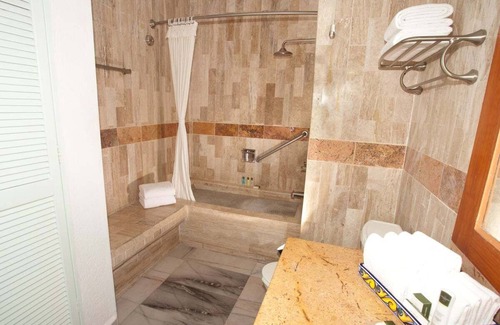 Diaz Ordaz Resort | Villa del Palmar Beach Resort Large 2 bedroom elite suite many extra!