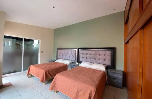San Luis Potosi Villa | Villa delfines, suite, alberca y 4 habitaciones