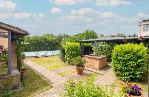 Magione Villa | Villa delle Rose by VacaVilla