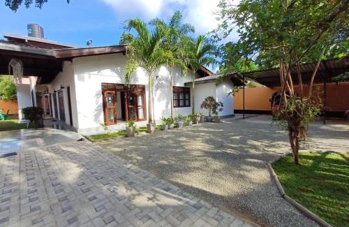 Anuradhapura Hotel | Villa DeLorenta