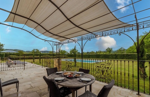 Domme Villa | Villa 'Demeure Au Coeur De La Nature' with Private Pool, Private Terrace and Wi-Fi