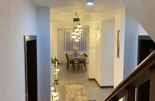 Mtwapa Villa | Villa Des Bee