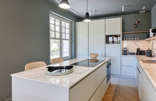Villers-sur-Mer Villa | Villa des Rêves: Luxury in Villers, Pool, Jacuzzi & Padel court
