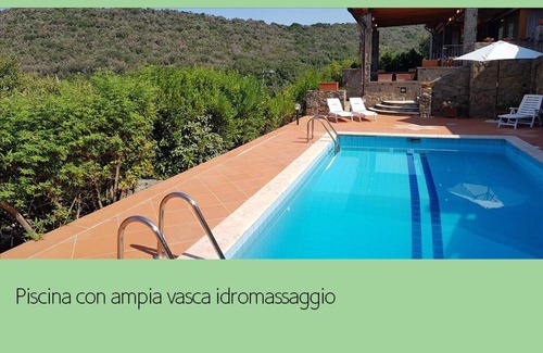 Punta Ala House | Villa di Lusso con Vista Mare e Piscina