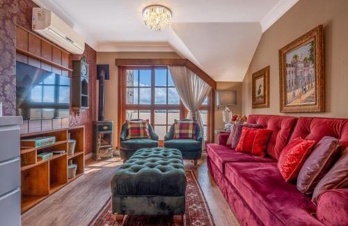 Gramado City Centre Apartment | Villa Di Pietro 502 - Apto no coração de Gramado 400 metros Rua Coberta
