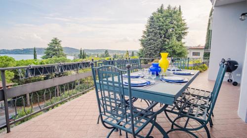 Padenghe sul Garda Apartment | Villa Dora - Italian Homing