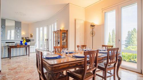 Padenghe sul Garda Apartment | Villa Dora - Italian Homing