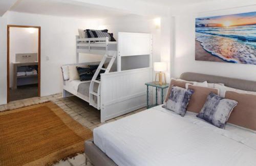 North End Villa | Villa Dorado A
