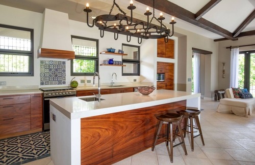 Savegre Villa | Villa Dos Besos - New beachfront Spanish-Colonial architectural masterpiece.
