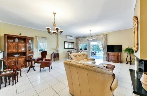 Perea Villa | Villa Doxia