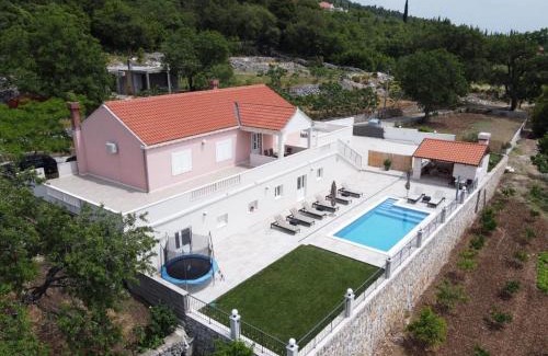 Pridvorje Villa | Villa Dragi - Four Bedroom Villa with Swimming Pool, Terrace and Sea View