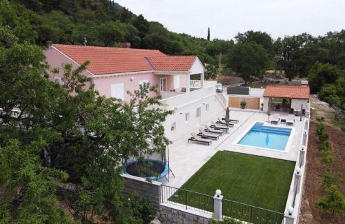 Pridvorje Villa | Villa Dragi - Four Bedroom Villa with Swimming Pool, Terrace and Sea View