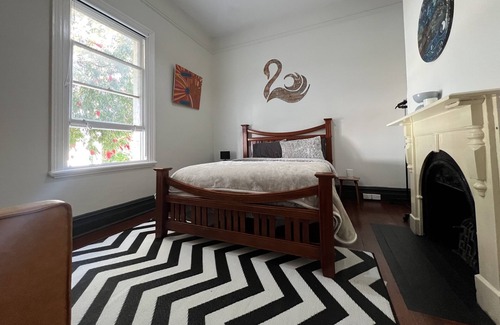North Fremantle Villa | Villa Dragon Tree. Entire Home in Upmarket North Fremantle.