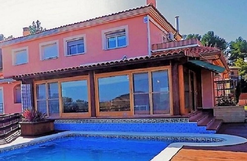 Riudecanyes House | VILLA DU LAC ideal house for family holidays with children, stunning view !