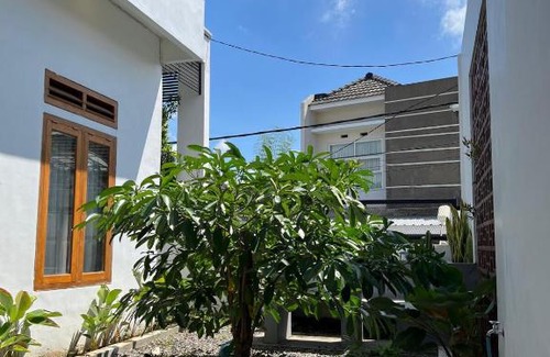 Dinoyo Villa | Villa Dua Kota - Dekat Malang dan Batu - 10 menit - MURAH RAME-RAME