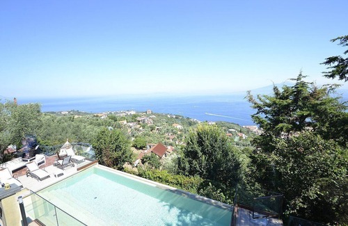 Priora Villa | Villa Dulcibella: A splendid villa located on a hillside, facing the sea, with Free WI-FI.