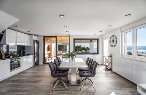 Celina Villa | Villa Dyeing - Two Bedroom Villa, Sleeps 4