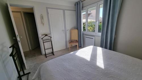 Six-Fours-les-Plages House | Villa Echauguette, Chambre et toilette privee Maison partagee avec la proprietaire