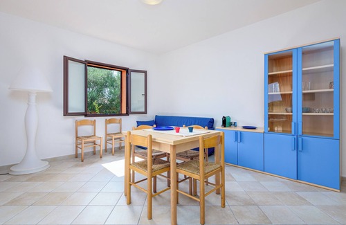 Badualga Villa | Villa "Edo" with Private Terrace, Air Conditioning & Wi-Fi
