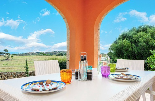 Badualga Villa | Villa "Edo" with Private Terrace, Air Conditioning & Wi-Fi