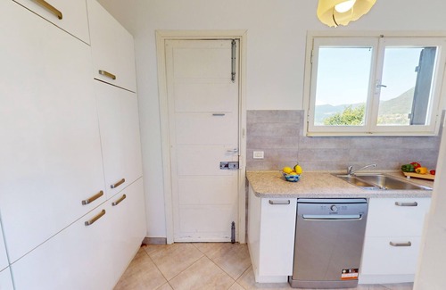 Portese Villa | Villa Elvira a San Felice By Bookinggardalake