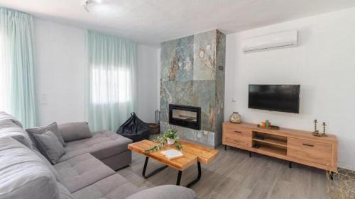 Nerja Villa | Villa el Nacimiento Nerja