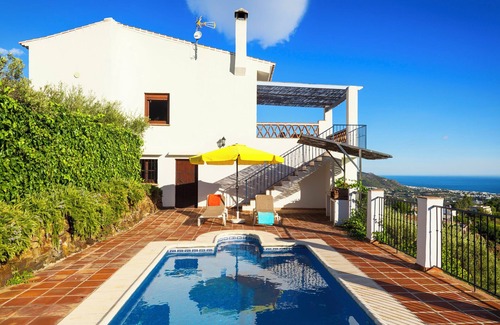 Frigiliana Villa | Villa 'El Regalo' with Stunning Views, Pool, Garden & Wi-Fi
