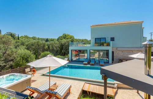 Petaleia Villa | Villa Eleanna