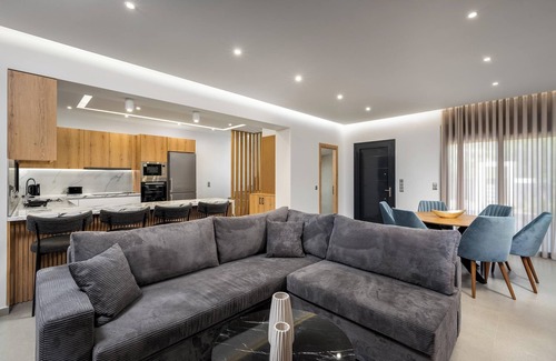 Kremasti Villa | Villa Elesia