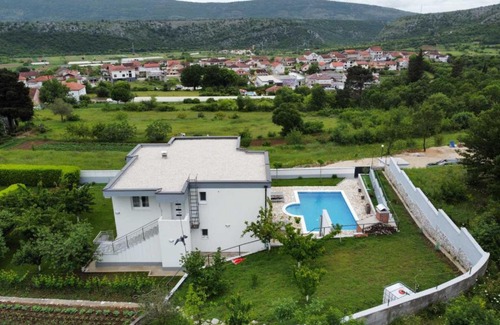 Zavala Villa | Villa Ella