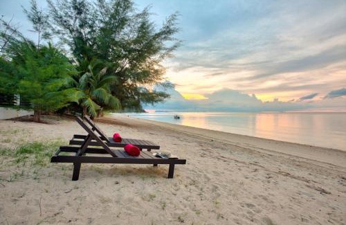 Koh Samui Villa | Villa Emerald Sand - Beach Front 4 Bed Pool Villa
