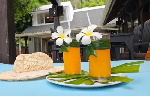 Koh Samui Villa | Villa Emerald Sand - Beach Front 4 Bed Pool Villa