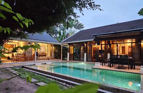 Koh Samui Villa | Villa Emerald Sand - Beach Front 4 Bed Pool Villa