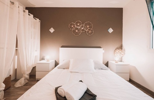 Castelnau-de-Montmiral House | Villa en Campagne Avec Grand Jardin & Spa
