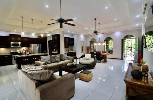 Esterillos Oeste Villa | Villa Encantada By Vacation Pura Vida