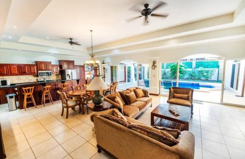 Bejuco Villa | Villa Encanto By Vacation Pura Vida