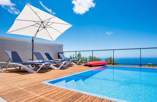 Prazeres House | Villa Enjoy - The Name Says it All