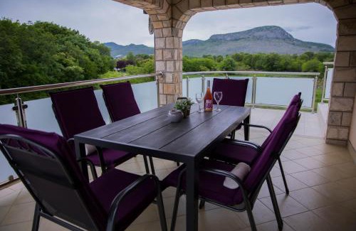 Trn House | Villa Ero