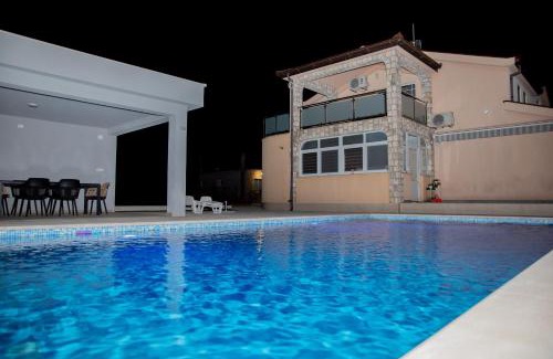 Trn House | Villa Ero