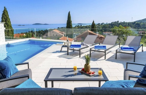 Brasina Villa | Villa Evi - Four Bedroom Villa, Sleeps 7